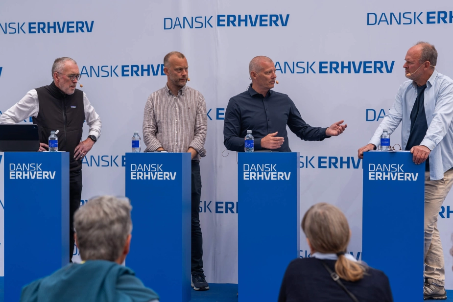 Borgmester Ole Vind fra Hedensted (mf. th.) fremlagde på en debat arrangeret af Dansk Erhverv og NB-Medier tal, som viser at kommunen årligt taber 40 millioner kroner på at have fået usædvanligt mange borgere på kanten af arbejdsmarkedet i job.