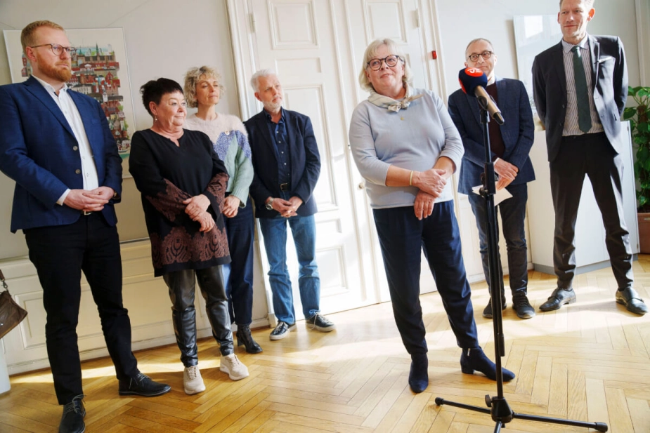 Overenskomstaftalerne blev sendt til afstemning i midten af marts. Forligsinstitutionen offentliggør resultaterne på det kommunale område senere i dag, men det ligger allerede fast, at Akademikerne har stemt ja.