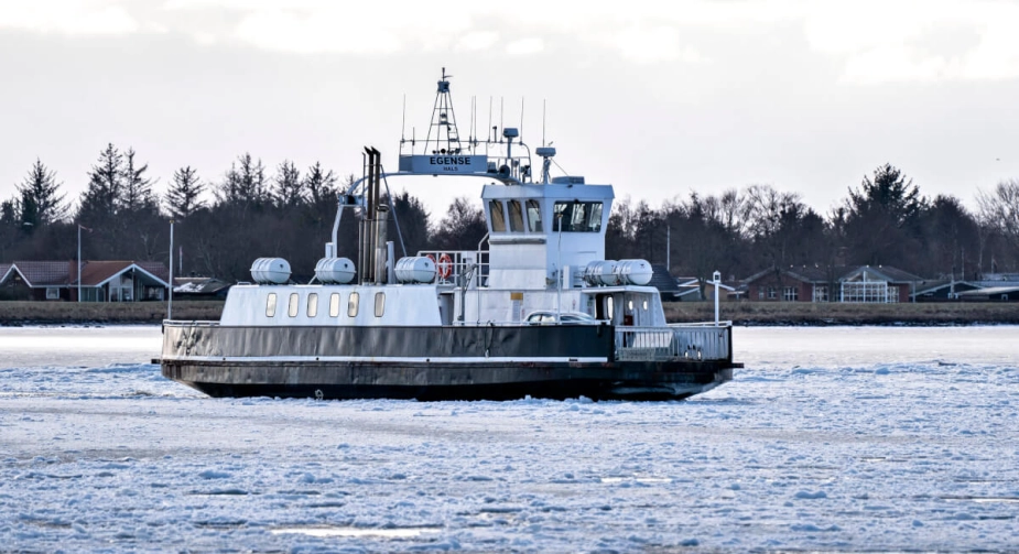 Limfjordsfærgerne på Hals-Egense-ruten i Aalborg Kommune er blandt dem, der efter planen skal erstattes med elfærger inden for få år.