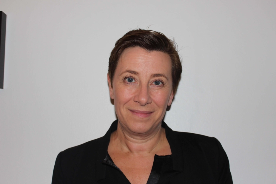 "Vi implementerer ikke noget som helst, det kan vi selvfølgelig ikke, når vi ikke kender lovgivningen," fastslår Janet Samuel.