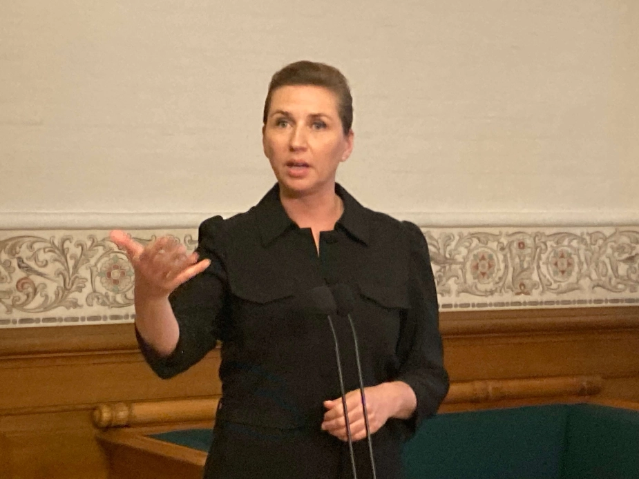Statsminister Mette Frederiksen (S) vil ikke love, at analysen af udligningssystemet også skal omfatte tilskud og finansiering, siger hun til NB-Økonomi til doorstep tirsdag.