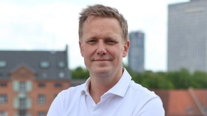 Ældreplejens rekrutteringskrise kalder på radikale løsninger