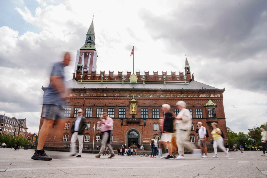 Lønningerne til kommunale embedsfolk følger kommunens størrelse. De seks administrerende direktører for forvaltningerne på rådhuset i København havde sidste en bruttoårsløn på mindst 2,2 millioner kroner.