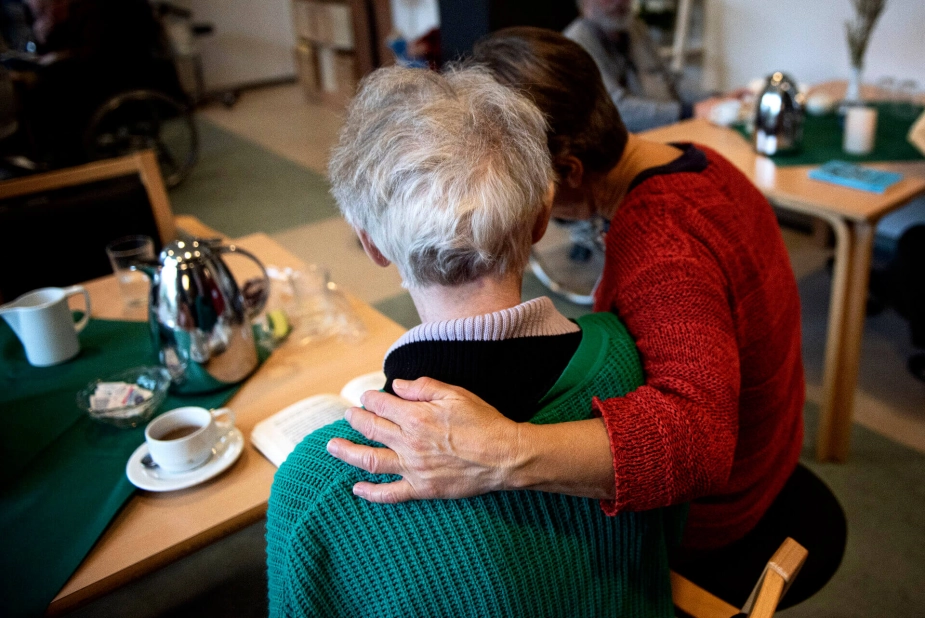 Aflastningstilbud skal være fleksible og tilpasset de individuelle behov hos både den demensramte og de pårørende, viser et opsamlingsnotat fra Sundhedsstyrelsen.