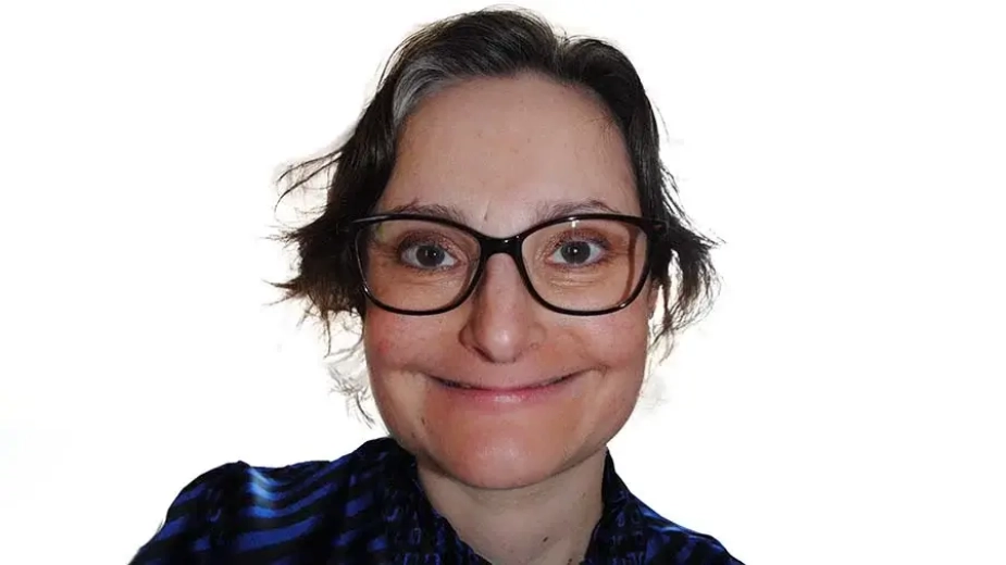 Lisbeth Riisager Henriksen er cand.mag. og forfatter.