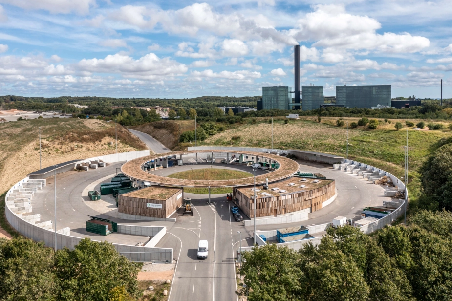 CO2-udledningerne i Aarhus Kommune forventes ifølge Kredsløb at fortsætte på samme niveau som nu på cirka 150.000 ton årligt, indtil et fangstanlæg står klar. Med et fangstanlæg vil Kredsløb kunne nedbringe udledningen med 110.000 ton om året fra 2035.