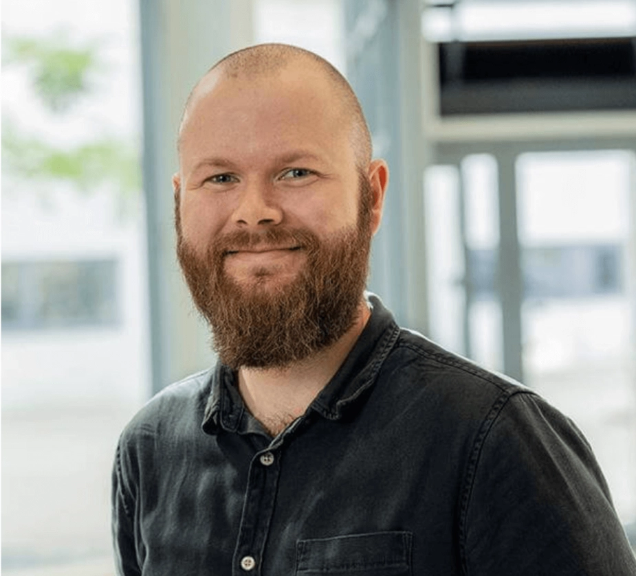 Arbejdsmarkedsforsker Niklas Andreas Andersen fra Aalborg Universitet en smule overrasket over, at ekspertgruppen har formået at modstå det politiske pres, de har været underlagt.
