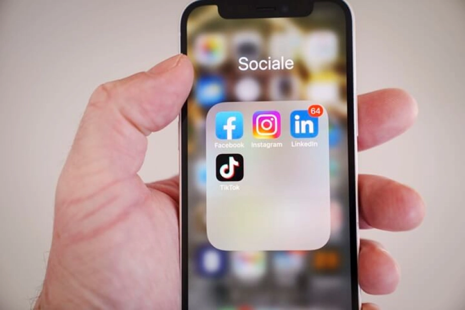 Embedsmænd i Odense må fremover lave opslag på politikeres private sociale medier.