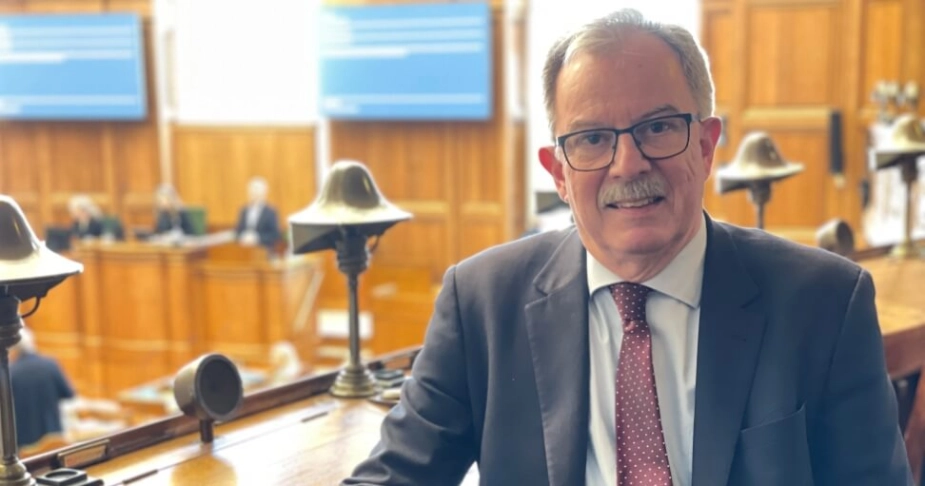 Ældrereformen vil bestå efter valget – og hvis noget ændres, vil det være i form af forbedringer, vurderer politisk kommentator Peter Lautrup-Larsen.
