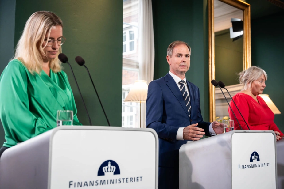 Økonomiminister Stephanie Lose (V), finansminister Nicolai Wammen (S) og uddannelses- og forskningsminister Christina Egelund (M) præsenterede i fredags finanslovforslaget for 2025 og Økonomisk Redegørelse på et pressemøde i Finansministeriet.