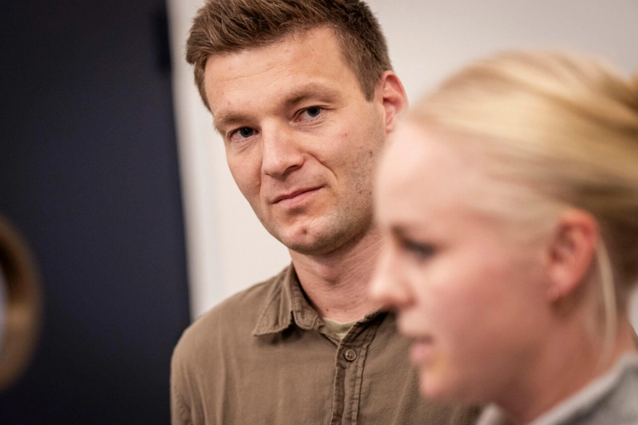 SF fremlagde i går et krav om ekstra 1,1 milliard kroner til de særligt udsatte kommuner. Samtidig vil SF hlve servicerammen, så pengene kan komme ud at arbejde og sikre bedre velfærd.