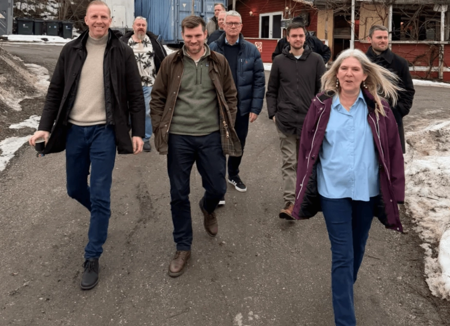 Køges borgmester Ken Kristensen og minister for byer og landdistrikter Morten Dahlin besøger Corona Camping.