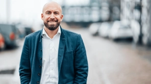 Strid om sygedagpengeindsatsen: Privat aktør undsiger DA og peger på pensionsselskaber