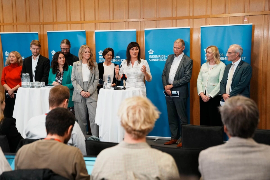Indenrigs- og sundhedsminister Sophie Løhde (V) præsenterede fredag sundhedsreformen, der flytter den patientrettede forebyggelse, akutsygeplejen og andre opgaver fra kommunerne til regionerne.