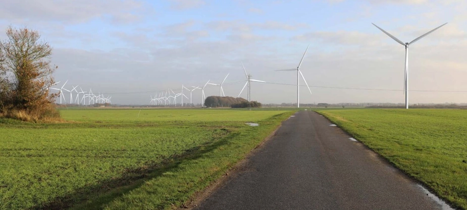 To rækker á 15 vindmøller kan om få præge landskabet i den sydøstlige del af Vendsyssel. Den ene række bliver NRGi's vindmøller i Aalborg Kommune, mens den anden befinder sig i Brønderslev Kommune, hvor byrådet har indmeldt vindmøllerne fra GK Energi ApS og Eurowind Energy A/S som statsligt udpeget energipark.