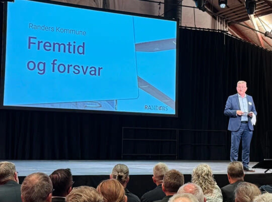Borgmester Torben Hansen på forsvarskonference 12. august i Randers Kommune, hvor planen om kasernen er blevet præsenteret.