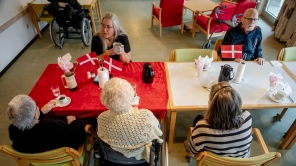 Lovprogrammet er klar: Sygeplejen bliver en del af helhedsplejen, men ikke fra januar