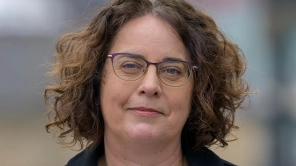 Samspil mellem undervisning og praksis er nøglen til ældreplejens udfordringer