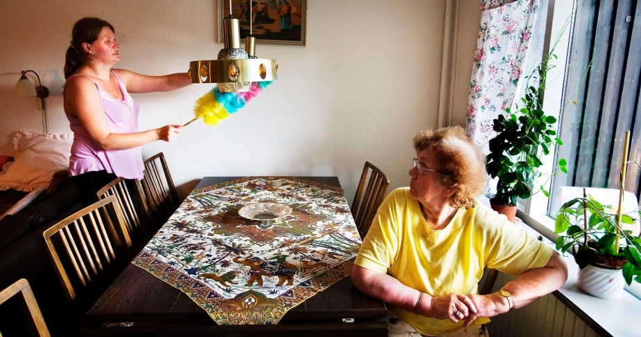 Rengøring er det område af hjemmehjælpen, som flest hjemmehjælpsmodtagere er mest utilfredse med, viser ny omfattende brugerundersøgelse. (Arkivfoto)