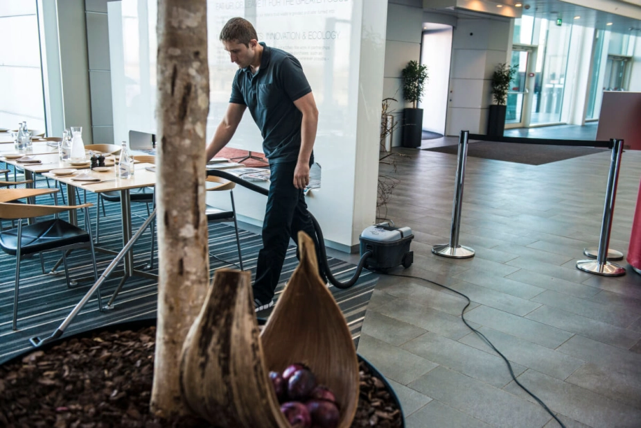 Dansk Industri (DI) er nået frem til, at nettotilgangen af udenlandsk arbejdskraft lyder på 19.811 personer det seneste år. Det svarer til 87 procent.