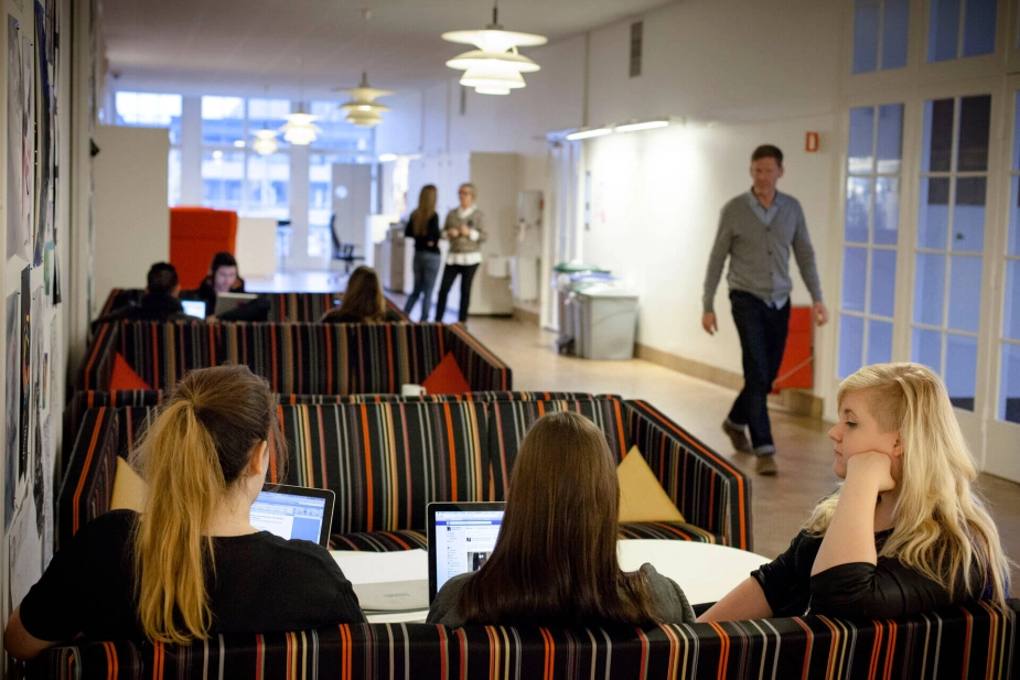 Mens velkendte uddannelser som 10. klasse og HF udfases, skal de unge hjælpes til at finde nye veje.
