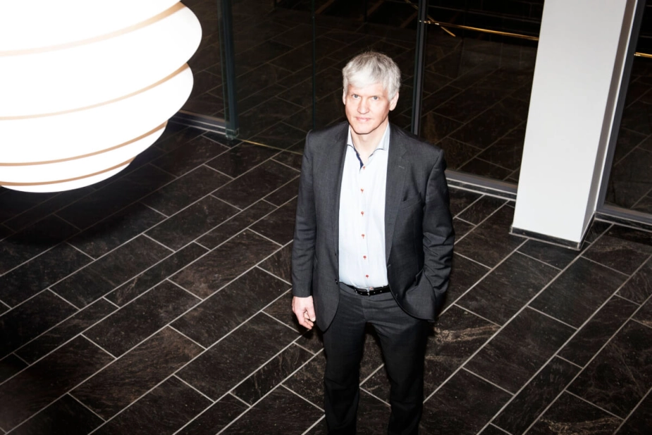 Erik E. Simonsen, vicedirektør og chef for arbejdsmarked og beskæftigelse i DA, mener overordnet, at det er positivt, at flere udsatte kontanthjælpsmodtagere finder beskæftigelse, selvom de i første omgang bliver vurderet som ikke job-parate. Men potentialet er formentlig større, vurderer han.