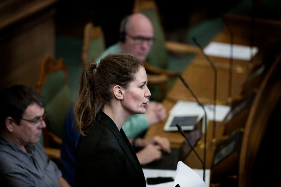 Miljøminister Maria Reumert Gjerding (SF) skal torsdag i samråd om udledningen af urenset spildevand.