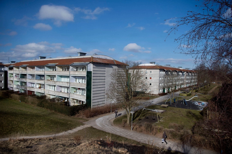 Kommuner kan nu søge midler til en indsats, der skal hjælpe flere ledige på kanten af arbejdsmarkedet i job og styrke virksomhedernes adgang til arbejdskraft.