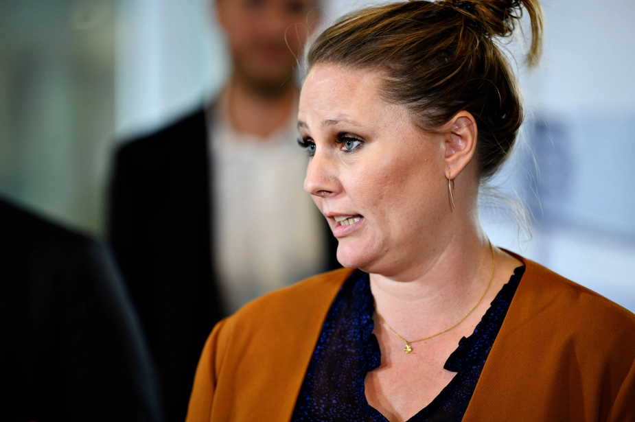 SF's socialordfører, Charlotte Broman Mølbæk, har kaldt socialministeren i samråd.