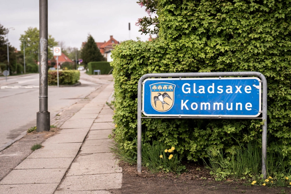 Boligejerne i Gladsaxe vil fremover ikke få adgang til at bebygge en lige så stor del af deres grund som hidtil. Kommuneplanens regel om "fodaftryk" i villaområder skabte intens politisk debat.
