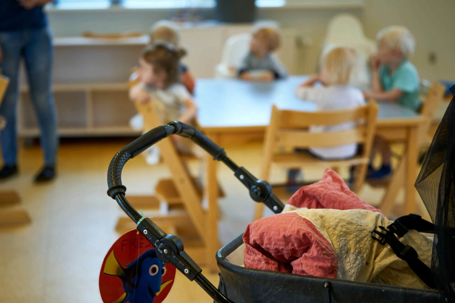 En undersøgelse fra Bupl viser, at mange steder fortsat ikke lever op til minimumsnormeringer i daginstitutionerne.