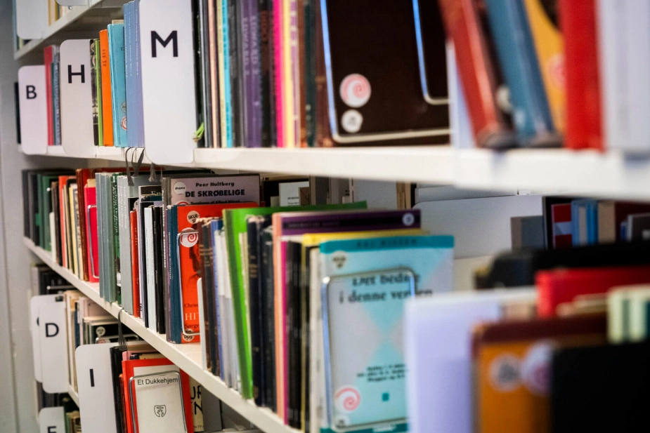 Mobile biblioteks-vogne skal sikre bogudlåning i landdistrikter efter bogbusser er sparet væk.