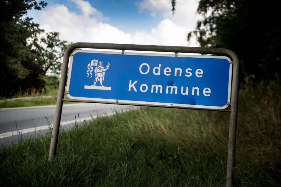 "Forligspartierne vil derfor igangsætte et arbejde med at afsøge mulighederne for at øge tilsynet og kontrollen med de private bosteder," står der i budgettet.