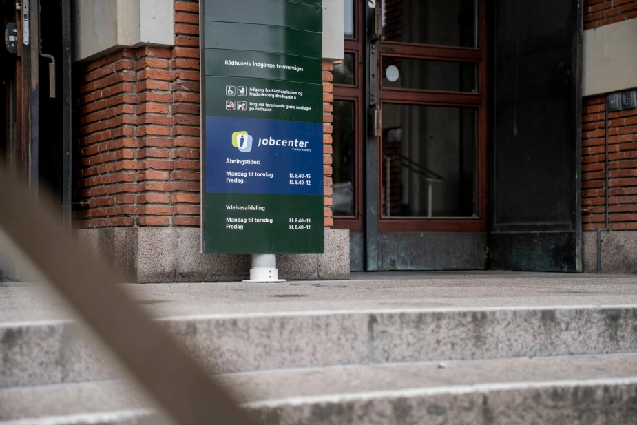 Ledigheden holder sig fast på 2,9 procent – uændret i 22 måneder i træk, viser de nyeste tal fra Styrelsen for Arbejdsmarked og Rekruttering.