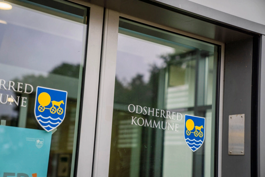 Det kommunale forsyningsselskab Odsherred Forsyning fastholder, at forbrugere skal betale for at udtræde af fjernvarmekontrakt.