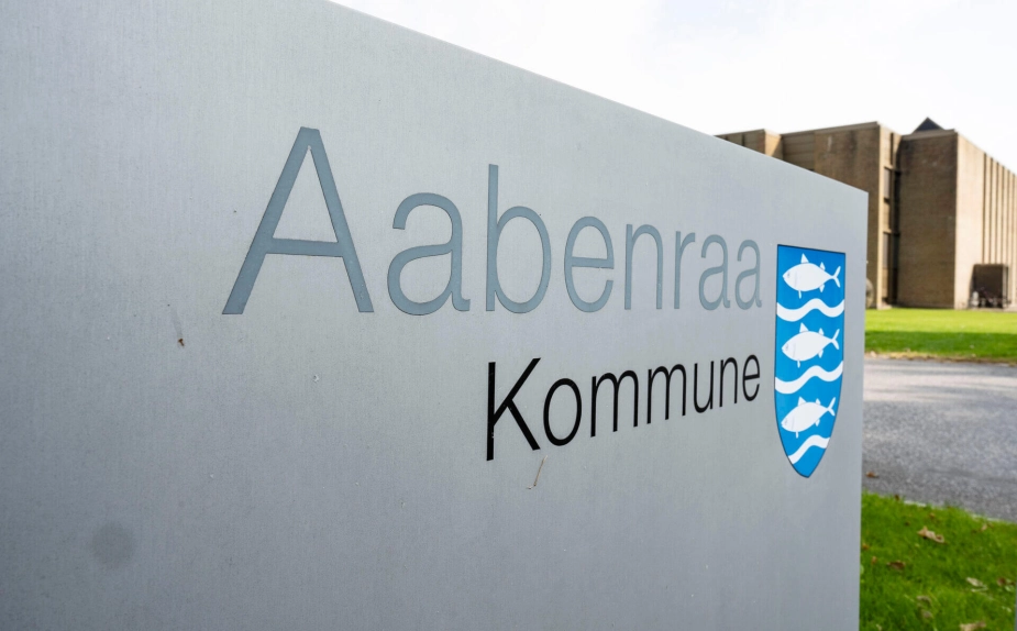 Det går godt i Aabenraa, hvor kommunen både har haft færre særligt dyre enkeltsager, og hvor regnskabstallene viser, at kommunen nogenlunde bruger det samme beløb i 2024, som den gjorde i 2020.