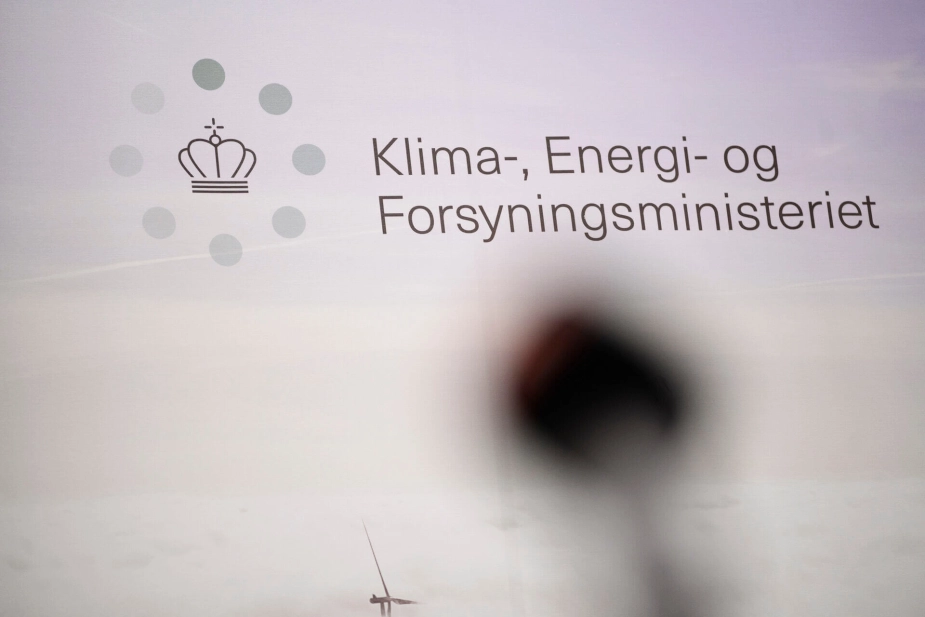 "Elnettet i Danmark har flere stedet nået sin grænse, og det er en tydelig barriere for både udbygning af vedvarende energi og elektrificering," siger klima, energi- og forsyningsminister Lars Aagaard (M).