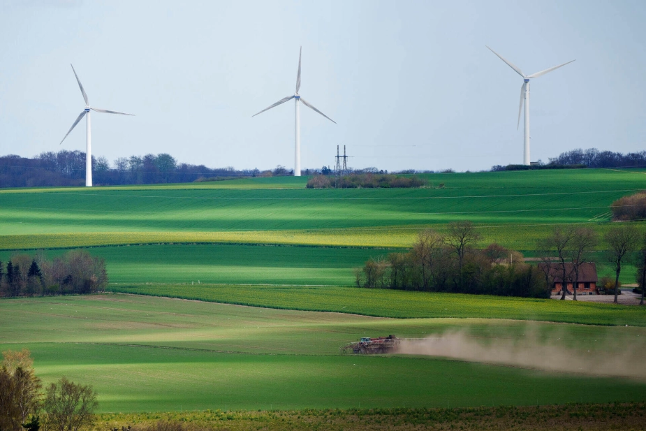 Driftsudgifterne til rensning af danskernes drikkevand vil koste op mod 4 millarder kroner årligt, viser et notat fra Miljøministeriet, som Information har fået aktindsigt i.
