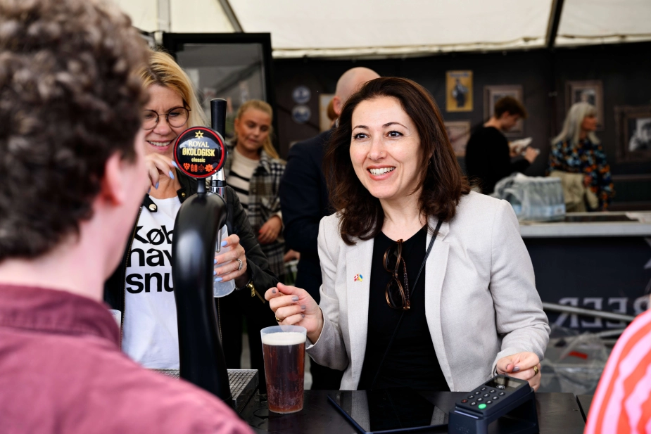 Mette Reissmann og Yildiz Akdogan har begge valgt at droppe deres mandat i København for at blive siddende i Folketinget.