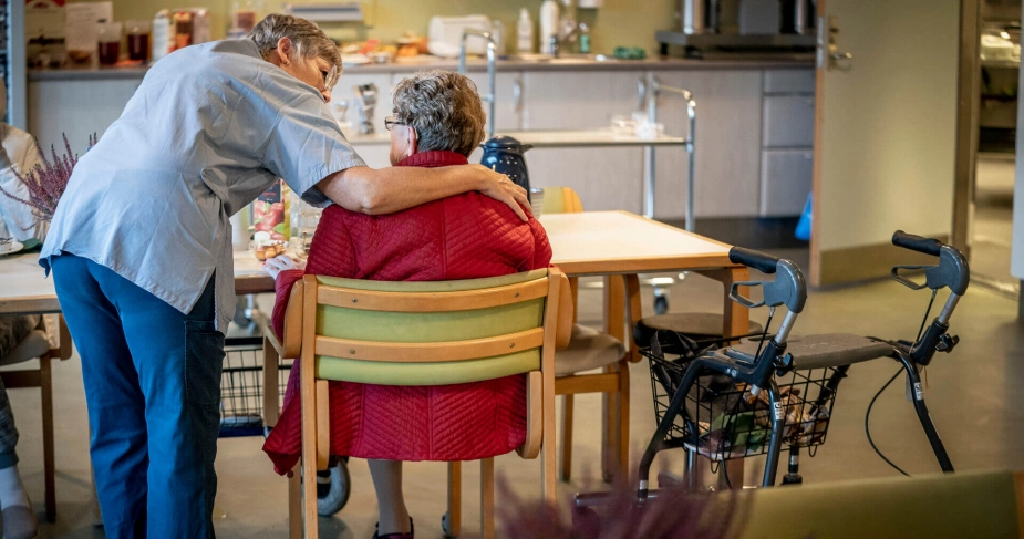 Fire konkrete anbefalinger kan styrke patientsikkerheden på plejehjem, viser ny rapport.