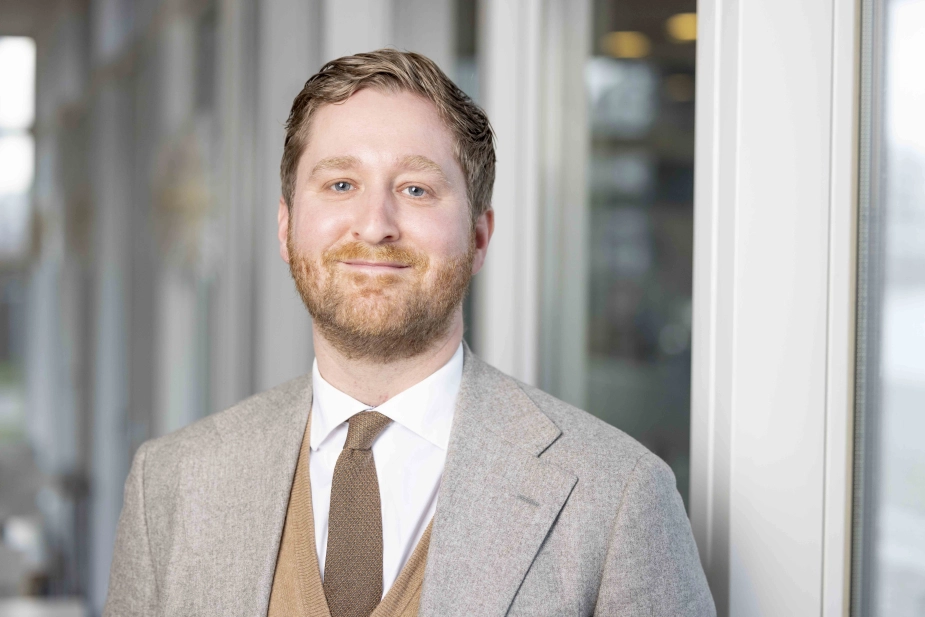 Underdirektør i SMVdanmark Alexander Søndergaard mener ikke, at det giver mening for så mange kommuner at udelukke private aktører.