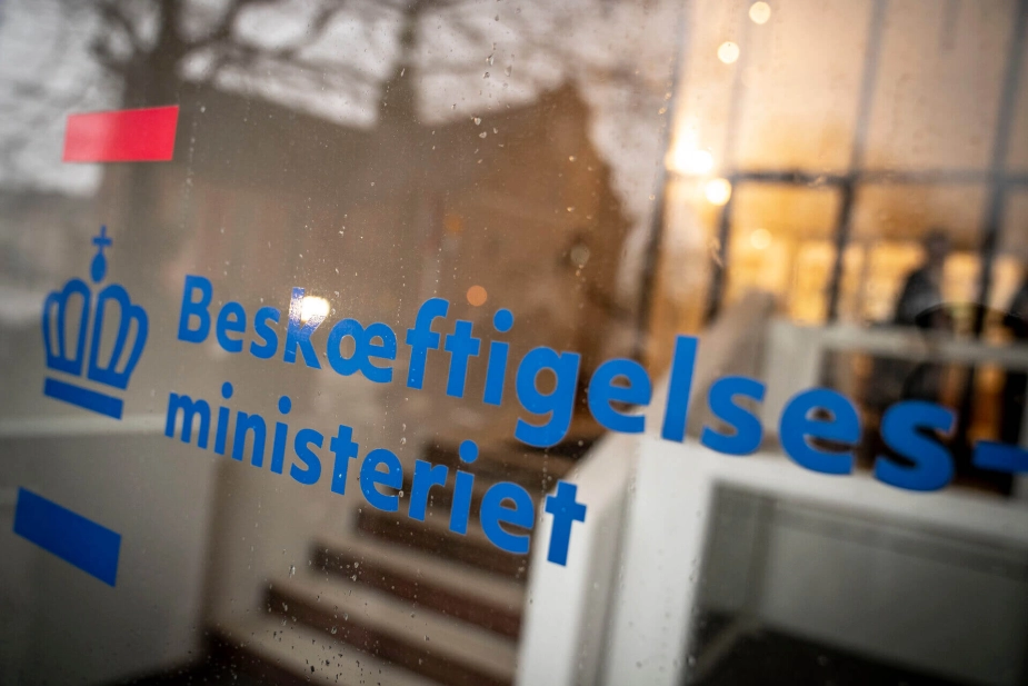 Styrelsen for Arbejdsmarked og Rekruttering hører under Beskæftigelsesministeriet.