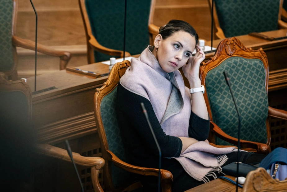 Enhedslistens beskæftigelsesordfører Victoria Velasquez frygter, at kommende justeringer på sygedagpengeområdet mest af alt handler om at pudse glorien, og at større besparelser på området vil følge.