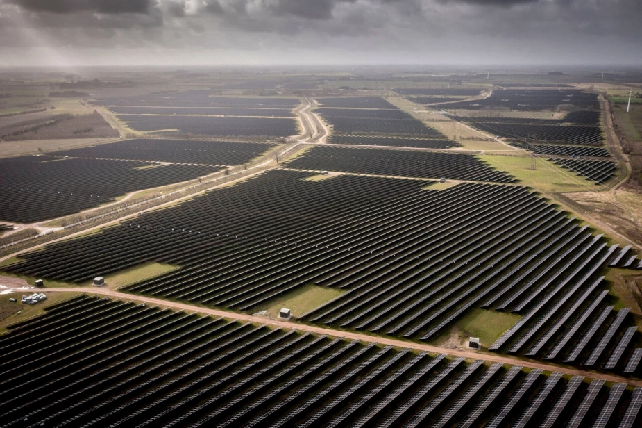Nordeuropas største solcellepark blev etableret i Aabenraa Kommune for et par år siden af European Energy, der bruger strøm herfra til at producere e-metanol på selskabets nye anlæg ved Kassø.