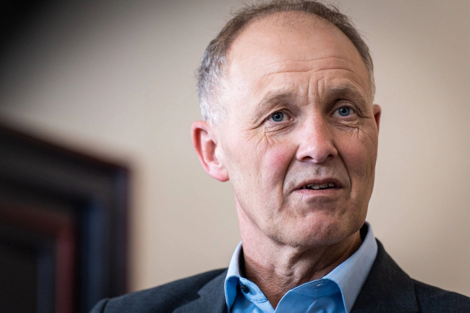"Det er vigtigt, at staten i en fart kommer op i gear og får skabt et gennemsigtigt grundlag for, hvordan opgaverne skal fordeles, så vi kan få sat gang i arbejdet," siger KL-formand Martin Damm (V).