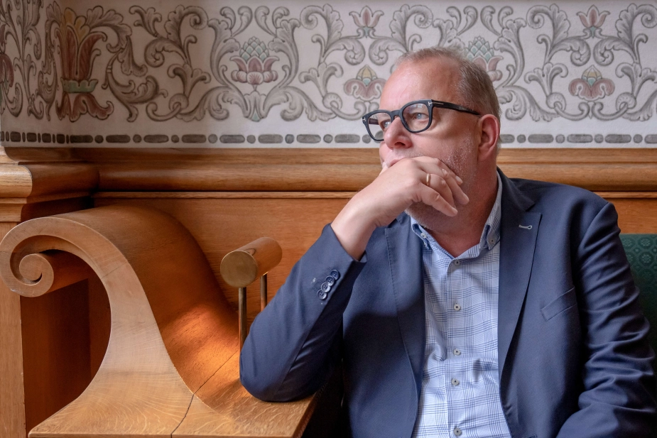 I Venstre er man parat til at kigge på alt, og mener ikke nødvendigvis at højere vederlag er tilstrækkeligt, siger gruppeformand, Lars Christian Lilleholt, til DR.