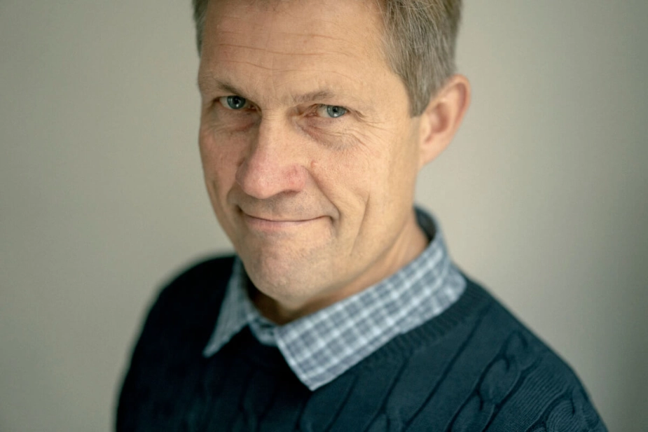 Centrale aktører på beskæftigelsesområdet kan godt begynde at tælle ned. Nu har formand for regeringens ekspertgruppe Claus Thustrup Kreiner sat en dato for, hvornår gruppen forventer at offentliggøre anbefalingerne.