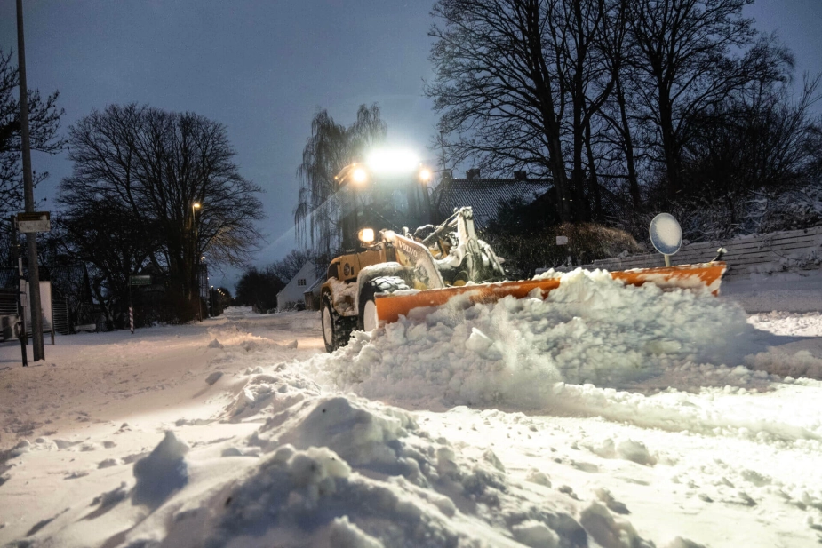 Skanderborg vil spare 1 million kroner årligt på snerydning.