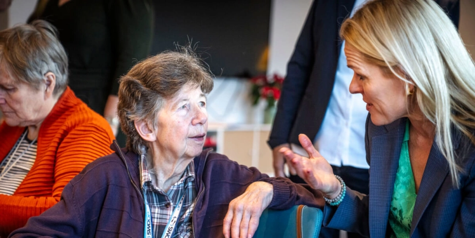 Ældreminister Mette Kierkgaard (M) lover kommunerne, at regeringen vil finde nye tiltag til rekruttering i ældreplejen, hvis det ender med ikke at være nok med de, som allerede er fremlagt.