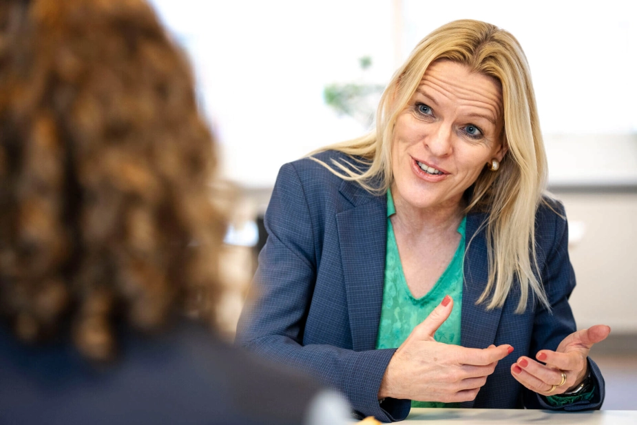 Ifølge ældreministeren er det afgørende, at der lyttes og læres af dem, der er berørt af forandringerne på ældreområdet.
